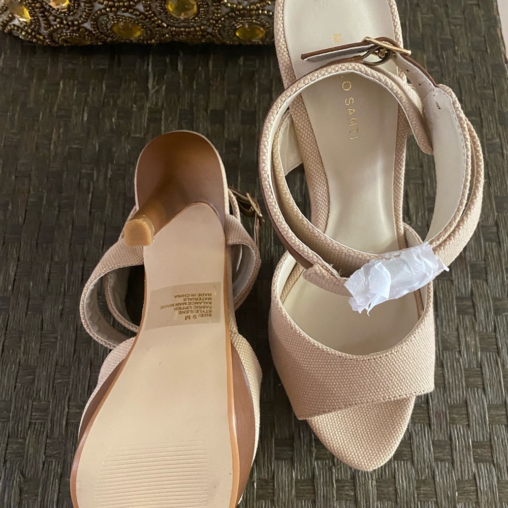 Shoes - Picture 5 of 6